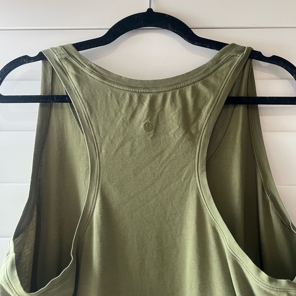 lululemon Tank Top size 14 - Picture 2 of 2
